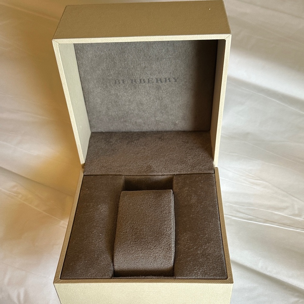 Burberry Cream Canvas Watch Box with Black Equestrian Logo - Picture 4 of 9